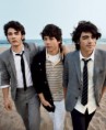 /album/galeria-de-fotos/jonas-brothers-and-russell-brand-jpg/